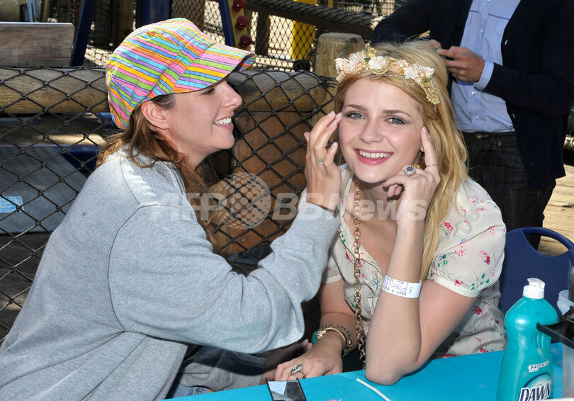 ミーシャ・バートン、ボランティア団体「メイク・ア・ウィッシュ」のイベントに出席