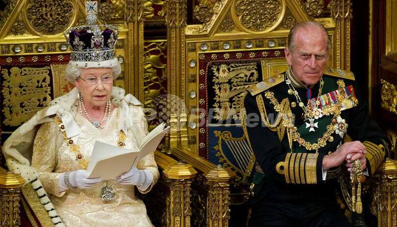 英新内閣の施政方針、財政赤字削減を最優先課題に