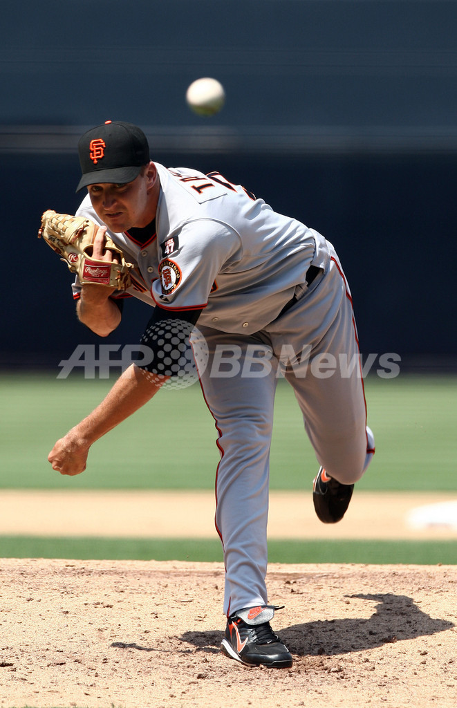 パドレス ジャイアンツに競り勝ち4連勝