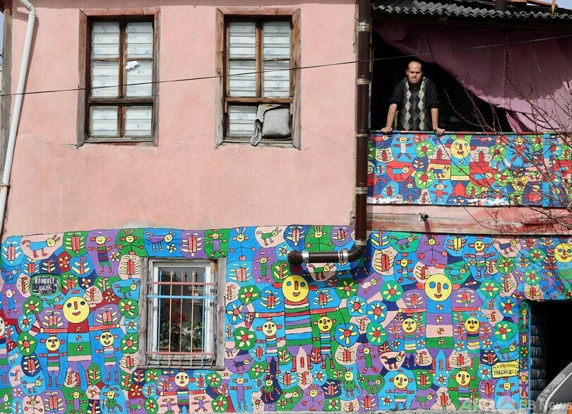 キャンバスは家 知的障害の画家 トルコ