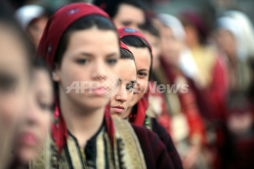 マケドニアの山あいの村で続く、伝統の結婚式