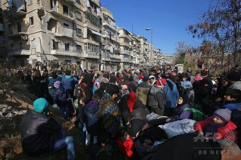 シリア政府軍、アレッポで戦闘停止 住民避難へ