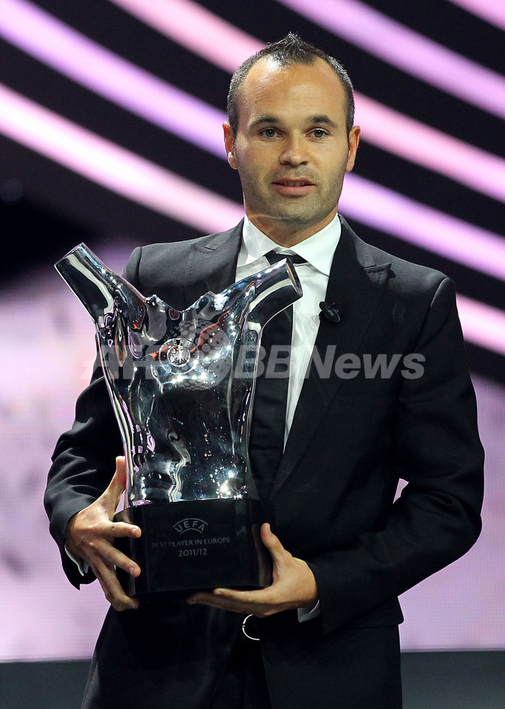 イニエスタが11-12シーズンの欧州最優秀選手に