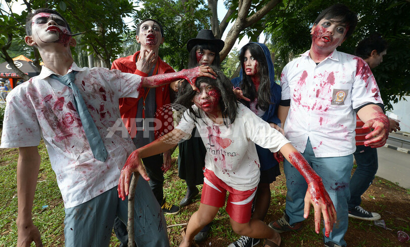 インドネシアでゾンビが行進、洪水被害の募金呼び掛け