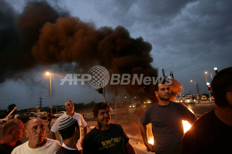 イスラエル軍の空爆で、パレスチナ人武装兵士2人が死亡