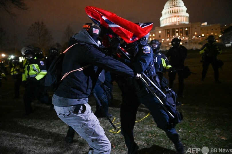 ツイッターとFB、トランプ氏のアカウントを凍結 永久停止の警告も