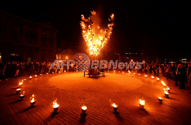 夜の港、光の海に マルセイユ