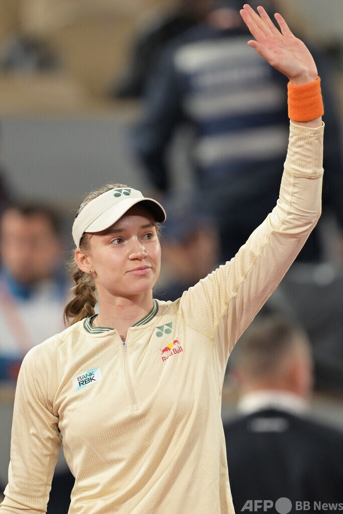 サバレンカが親友バドサ下し16強 ルバキナも4回戦へ 全仏OP