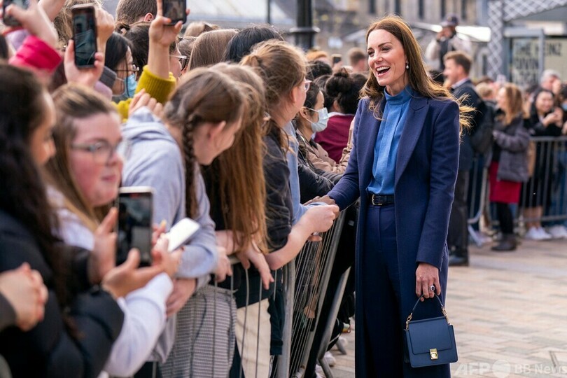 ウィリアム英王子夫妻、グラスゴー大学訪問