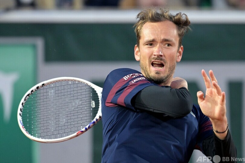 メドベージェフ鬼門突破、チチパスも2回戦へ 全仏OP