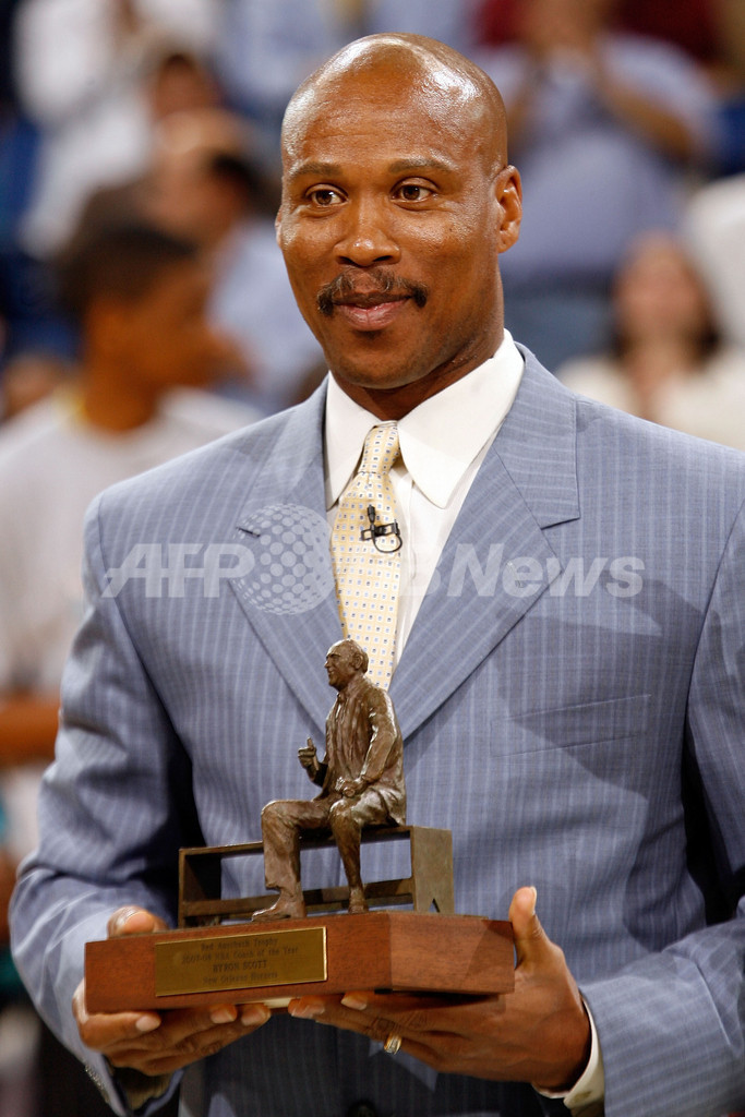 バイロン・スコットが最優秀ヘッドコーチに