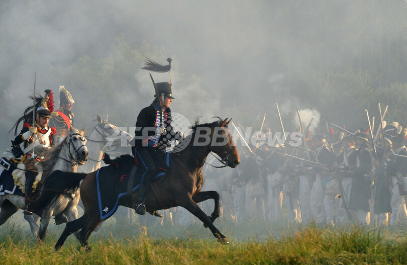 仏ナポレオン軍を倒せ！ 「ワーテルローの戦い」再現イベントに1200人参加