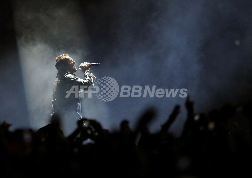 U2のワールドツアー「360°」、バルセロナで開幕
