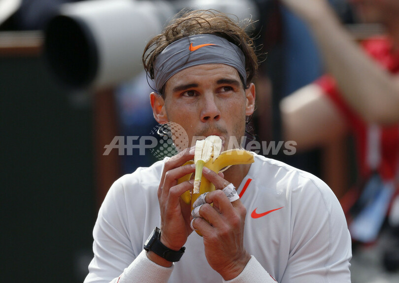 ナダルが8強入り、27歳の誕生日を勝利で飾る 全仏オープン