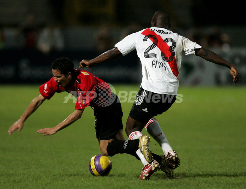 ＜サッカー 07リベルタドーレス杯南米選手権＞カラカス エスコバルの活躍でリーベル・プレートを降す - コロンビア