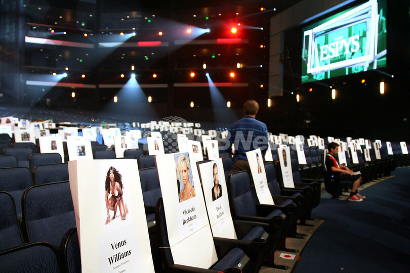 「2008 ESPYアワード」ノキア・シアター、来場セレブの座席カード設置