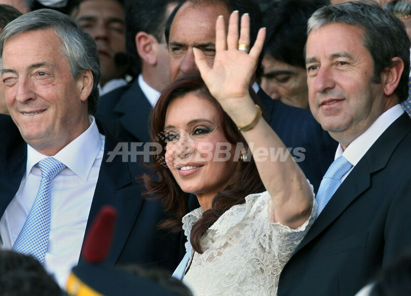 前ファーストレディーがアルゼンチン初の女性大統領に就任