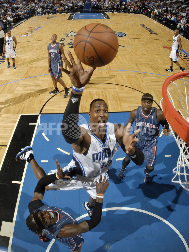 マジック 先発5人全員2ケタ得点で連勝、NBAプレーオフ