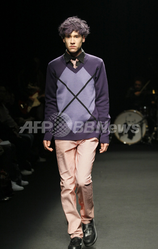 ＜09/10年秋冬東京・コレクション＞レスザン、新作を発表