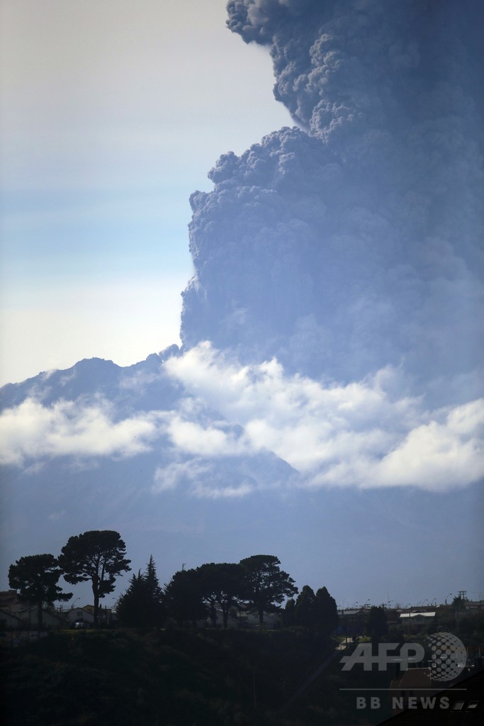 チリのカルブコ火山が3度目の噴火、引き続き警戒を呼び掛け
