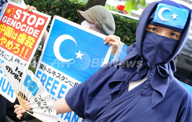 世界ウイグル会議のカーディル主席「ひと晩で1万人が消えた」