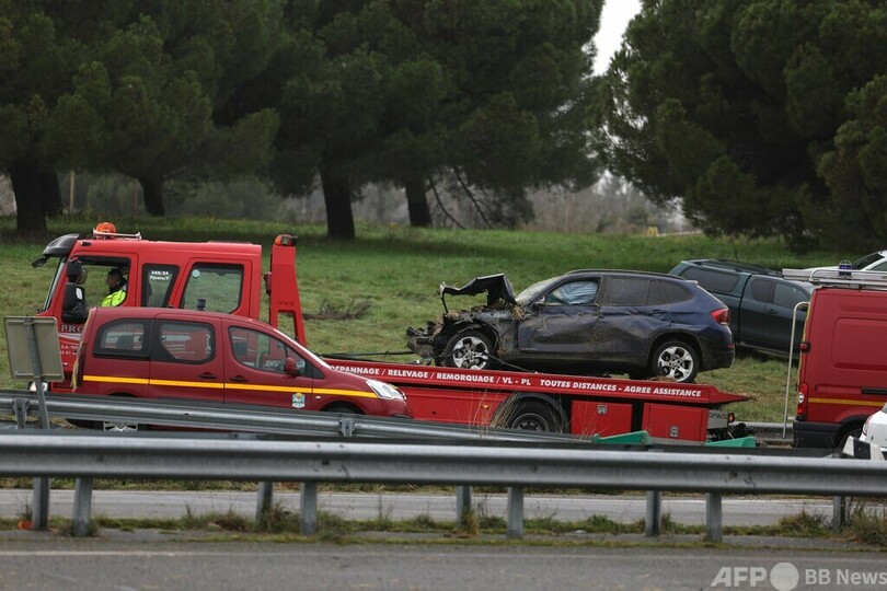 バリケードに車突っ込み2人死亡、農家が抗議活動で設置 仏南西部