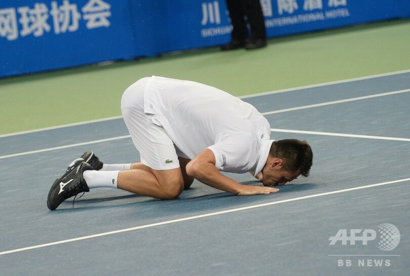 トミックが3年ぶりツアーV、成都OPでトップシード下す