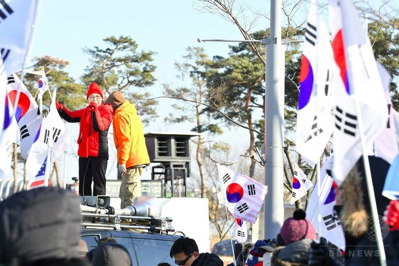 南北合同ホッケーチームが初練習試合、「平壌五輪」と抗議デモも