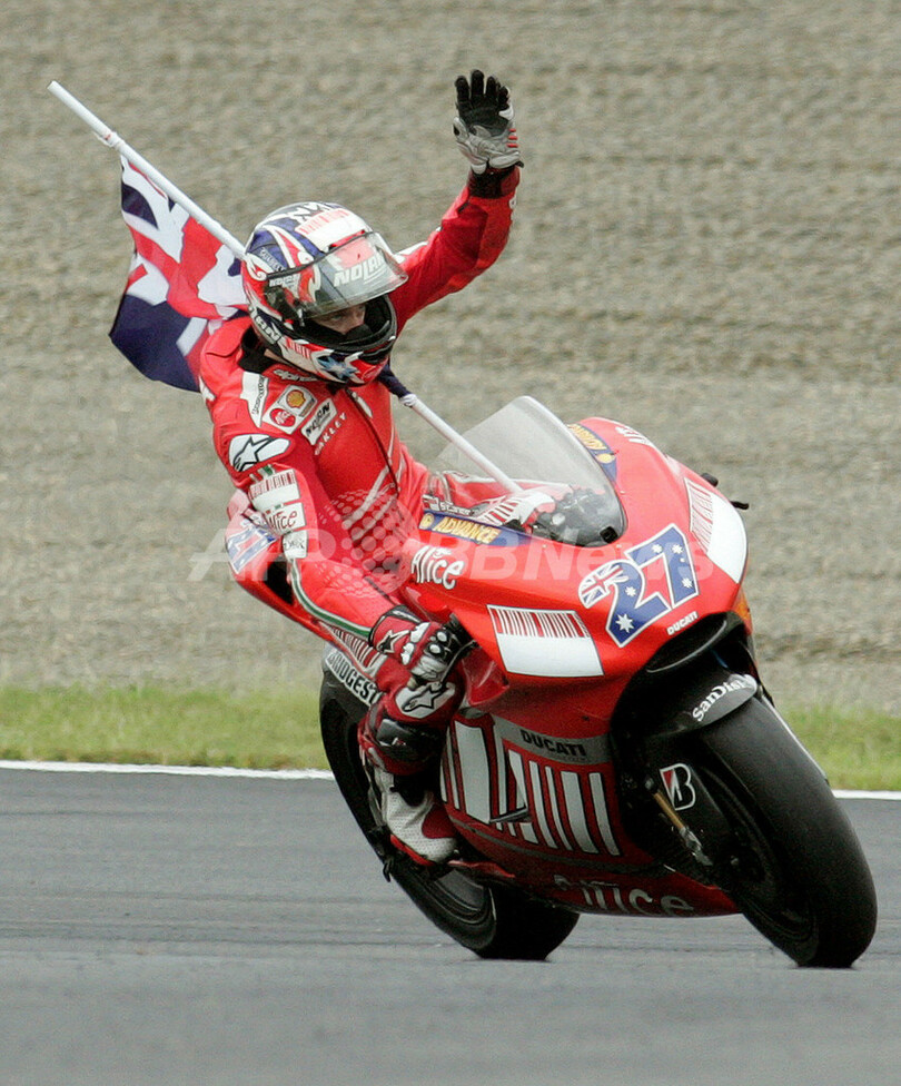 ストーナー 史上2番目の若さで年間王者に輝く