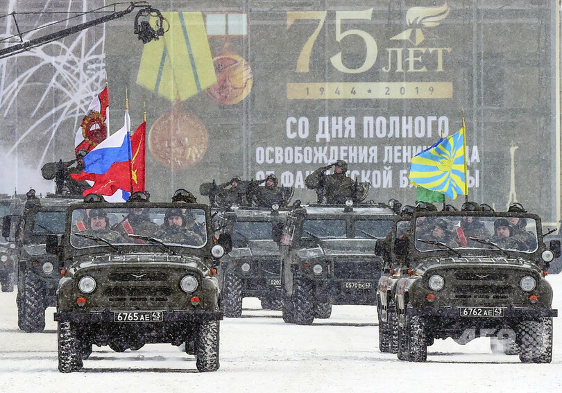 レニングラード解放75周年、プーチン氏「不屈の精神」たたえる