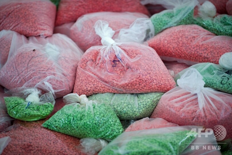 薬物犯3人、銃と刃物で警察官襲い裁判所から逃走 タイ