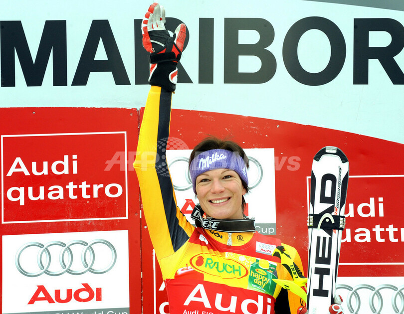 リーシュ 女子回転で4連勝