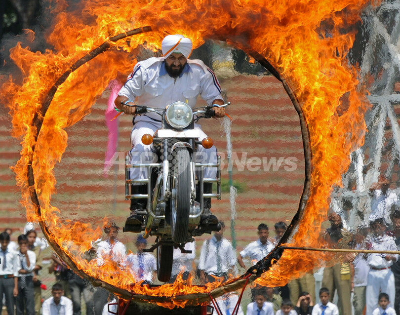 独立記念日のインド 各地で記念行事 アクロバットも 写真13枚 国際ニュース Afpbb News 独立記念日のインド 各地で記念行事 アクロバットも 写真13枚 国際ニュース Afpbb News