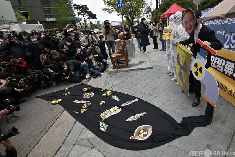 「放射能水の放出反対」 菅首相に扮して蛇口ひねるパフォーマンスも 韓国