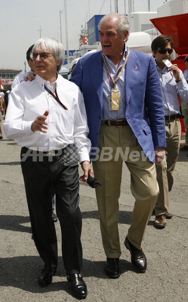 ＜07 F1・第4戦 スペインGP＞決勝を控えアロンソがパドック入り - スペイン