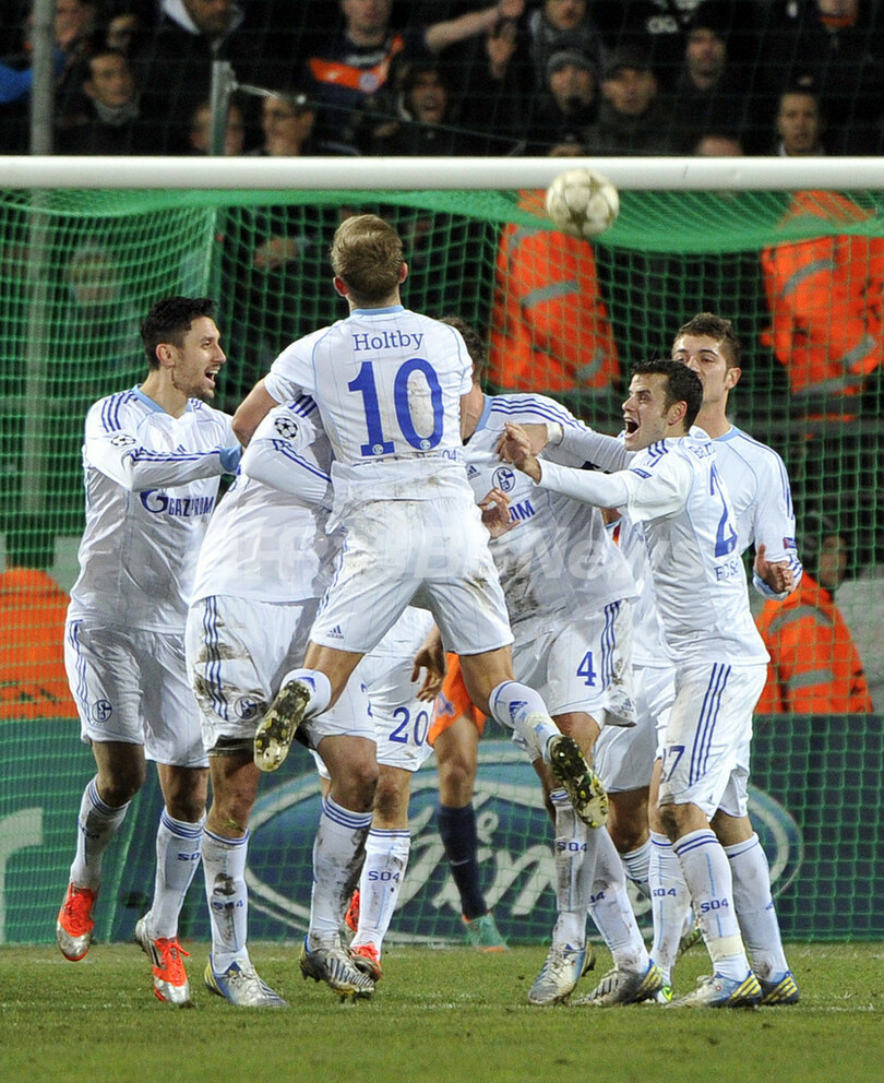 シャルケがグループ首位で決勝T進出、欧州CL