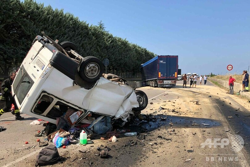 イタリア、トマト収穫する外国人労働者の窮状 交通事故相次ぎ16人死亡