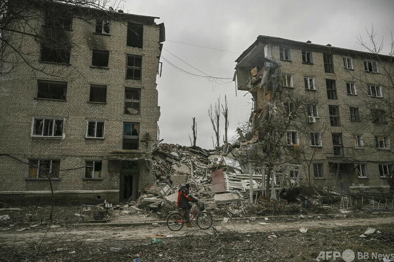 ロシア軍、東部アウディーウカを「全方向から」攻撃 町長