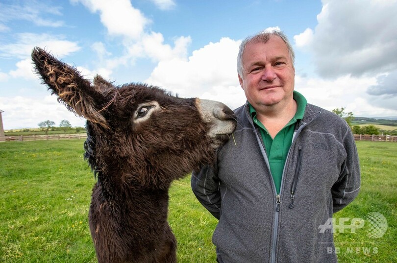 【今日の1枚】大変だけど…恩人と一緒に、はいチーズ