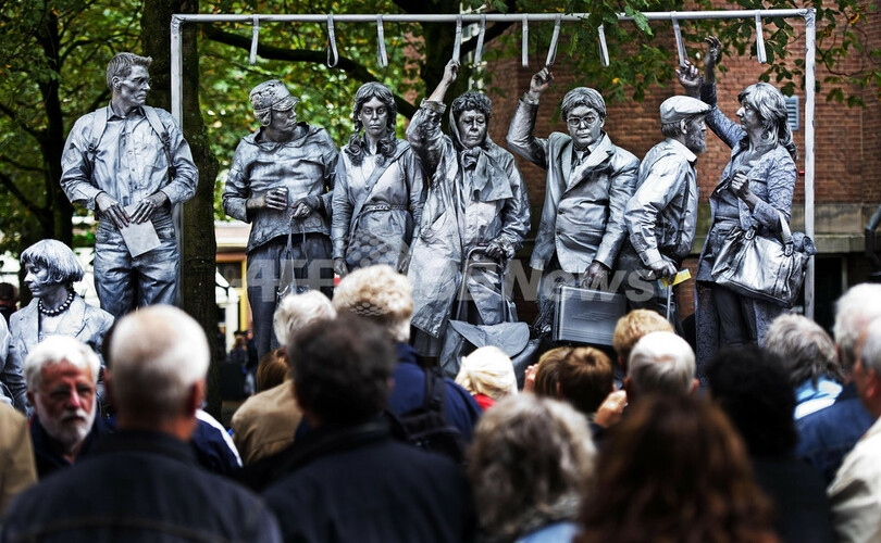 「人間銅像」の世界選手権開催、オランダ