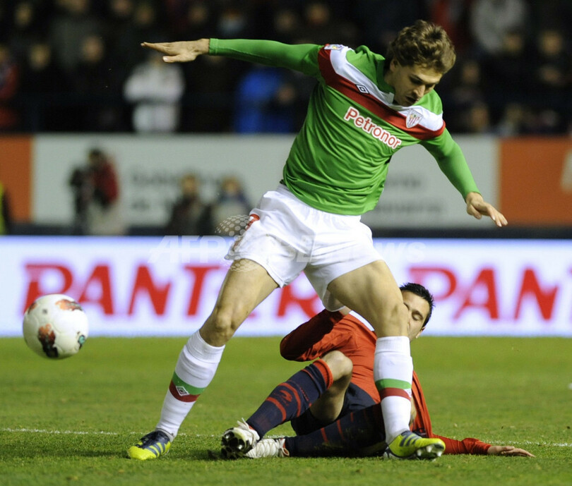 メッシがシーズン公式戦50得点、バルセロナがラシン破る