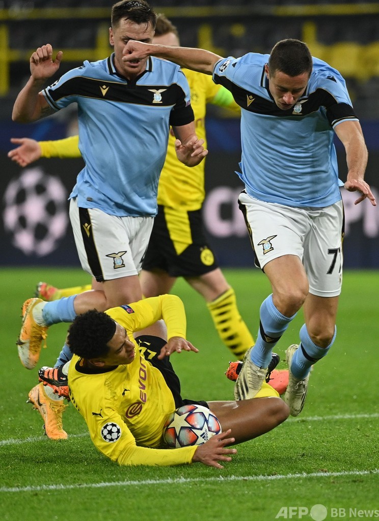 ドルトが決勝T進出、チェルシーはジルーの4発で首位通過