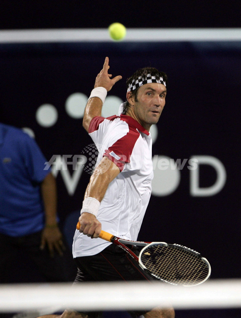 世界的名選手が集うエキシビションマッチ「ザ・レジェンズ“ロック”ドバイ」開幕