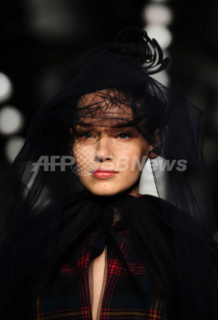 ＜12/13年秋冬ロンドンコレクション＞コリー・ニールセン