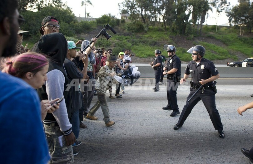 無罪評決に全米で抗議デモ、米大統領「法治国家」強調 黒人少年射殺事件