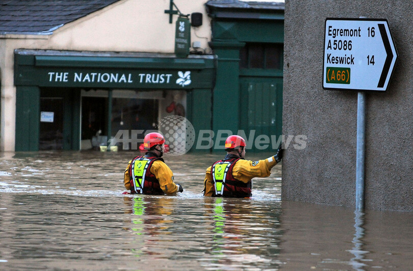 英北部で洪水被害、湖水地方やスコットランドに警報