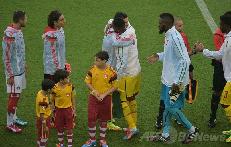 メキシコがカメルーンに勝利、ペラルタが決勝点