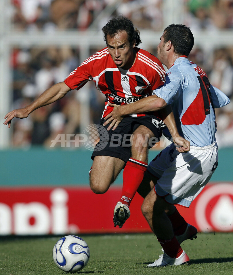 ＜サッカー アルゼンチンリーグ＞リーベル・プレート アルセナル・サランディに勝利し4勝目 - アルゼンチン