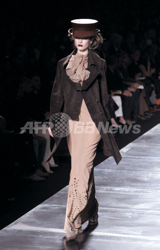 ＜10/11年秋冬パリコレクション＞クリスチャン ディオール、新作を発表