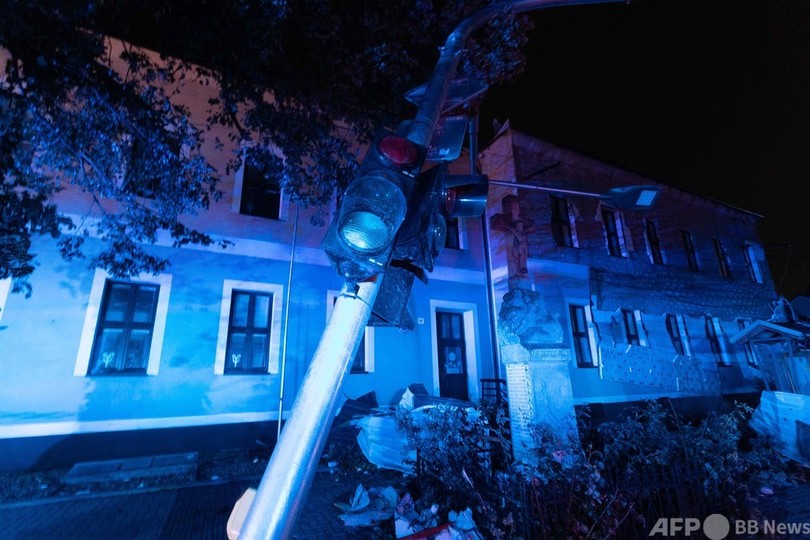 チェコで竜巻、複数の死者 建物被害や大規模停電も